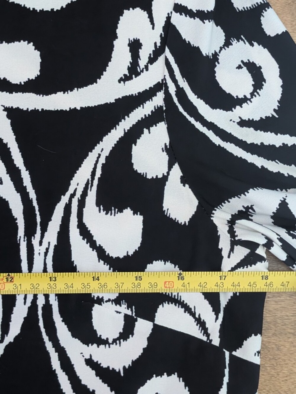 Eliza J Coral, Black and White Long Sleeve Printed Sheath Dress - Picture 7 of 8